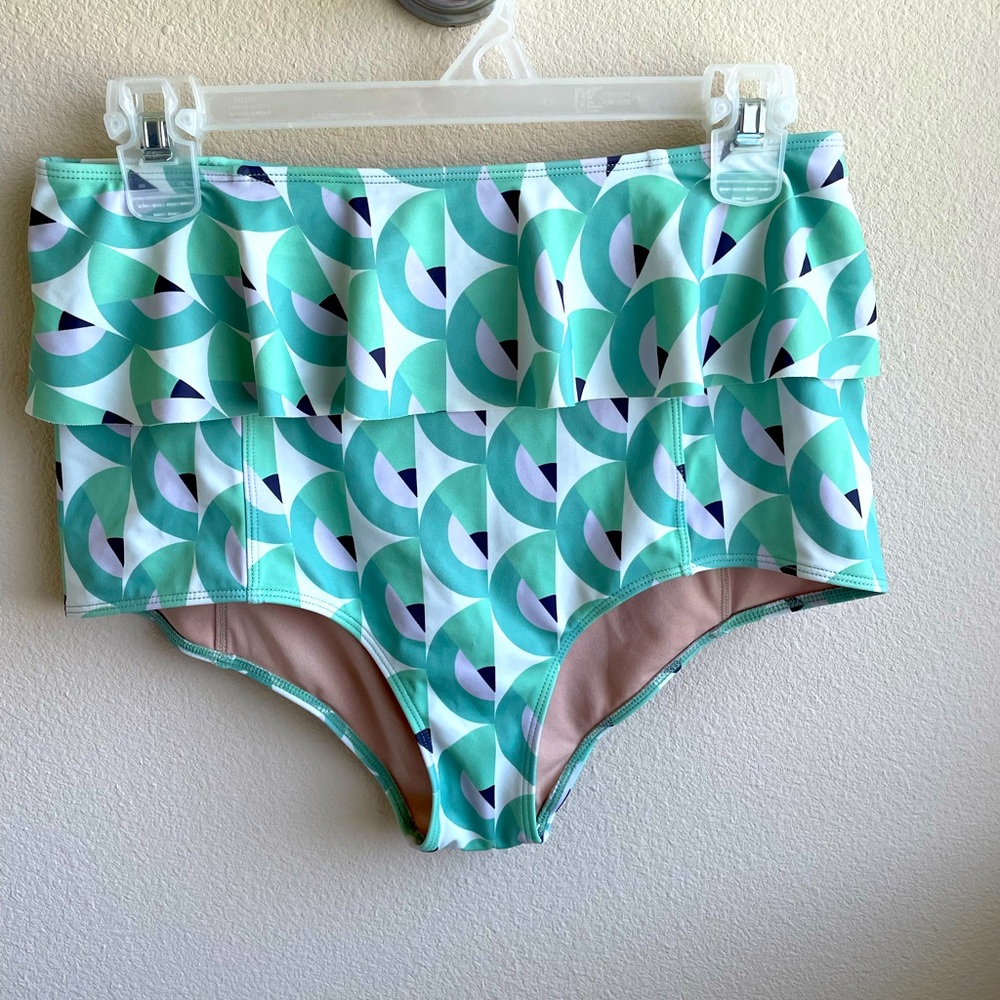 Kortni Jeane ruffle bottoms